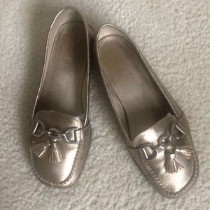 Areosoles gold metallic loafers gently worn